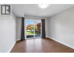 1160 Dunsterville Ave, Saanich, BC V8Z2W7 Photo 48