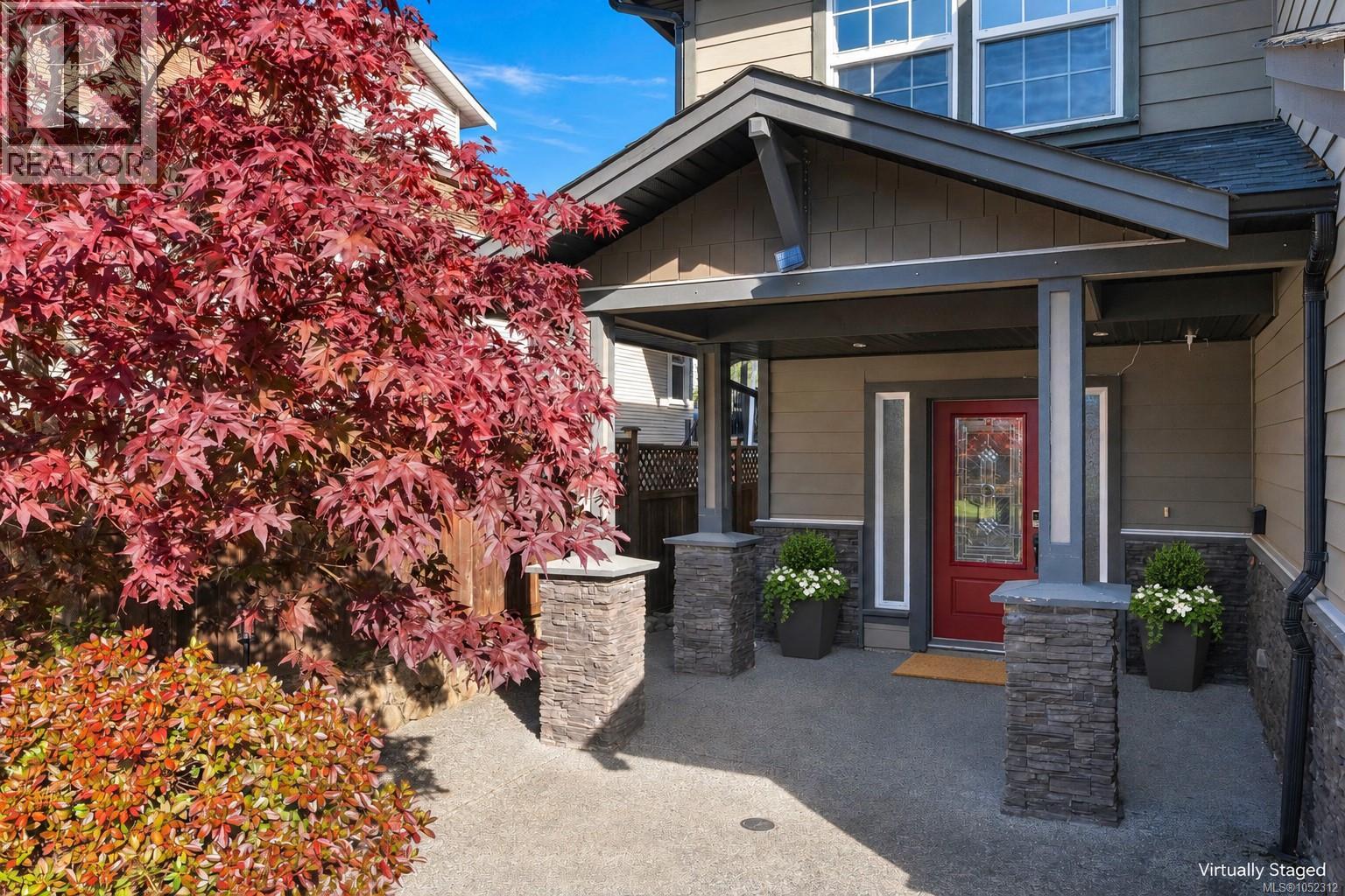  1160 Dunsterville Avenue, Saanich