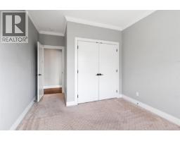 1160 Dunsterville Ave, Saanich, BC V8Z2W7 Photo 42