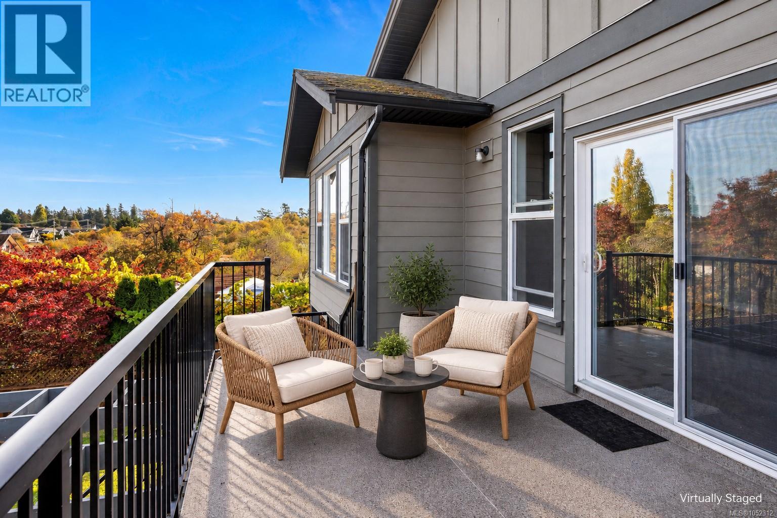  1160 Dunsterville Avenue, Saanich