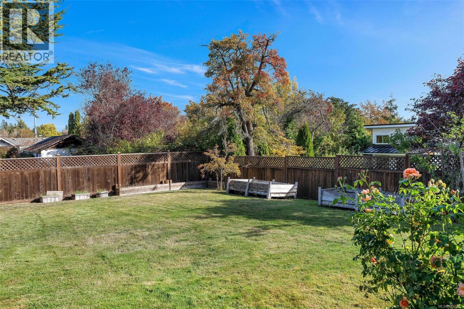 1160 Dunsterville Ave - 74