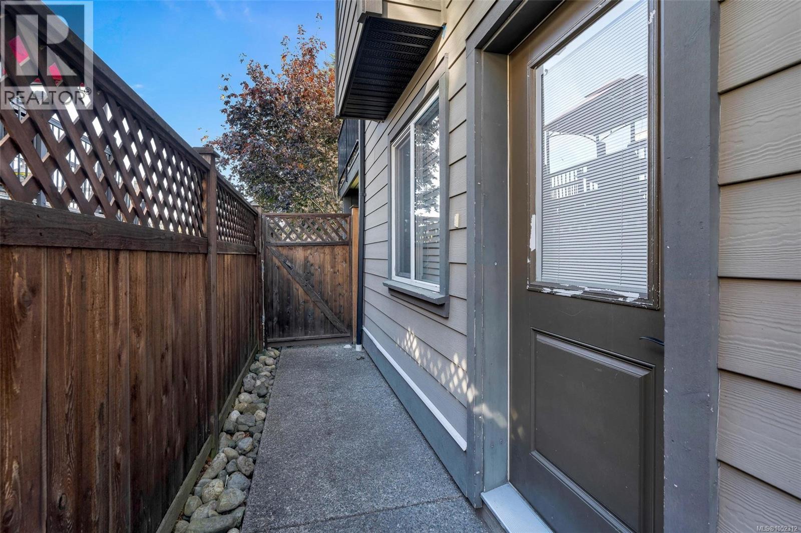 1160 Dunsterville Ave - 55