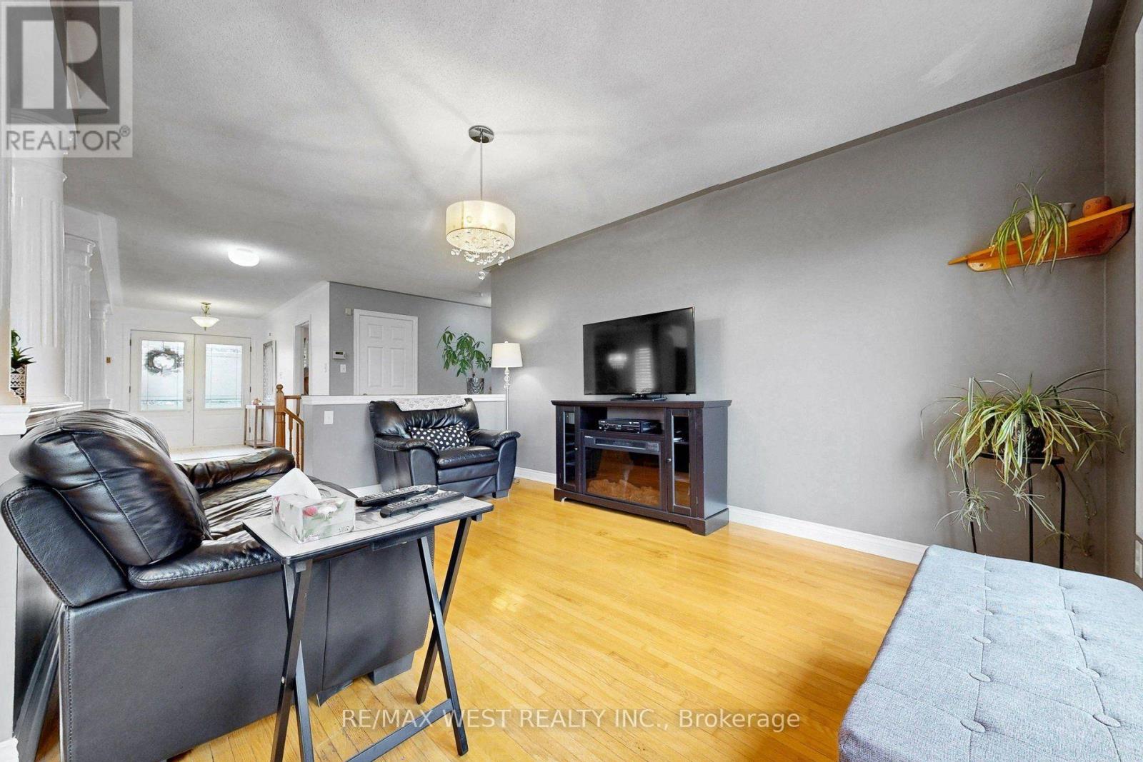 11 Brand Court — photo 18
