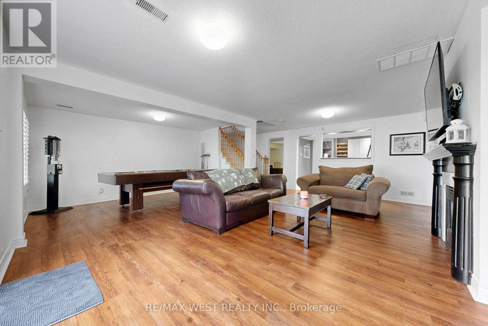 11 Brand Court — photo 29