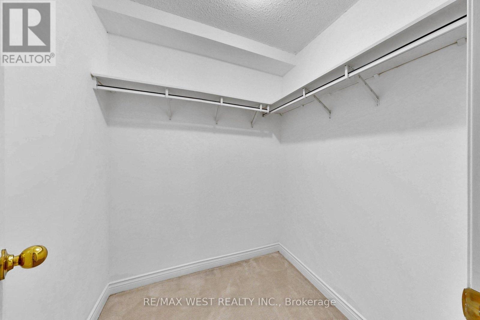 11 Brand Court — photo 38