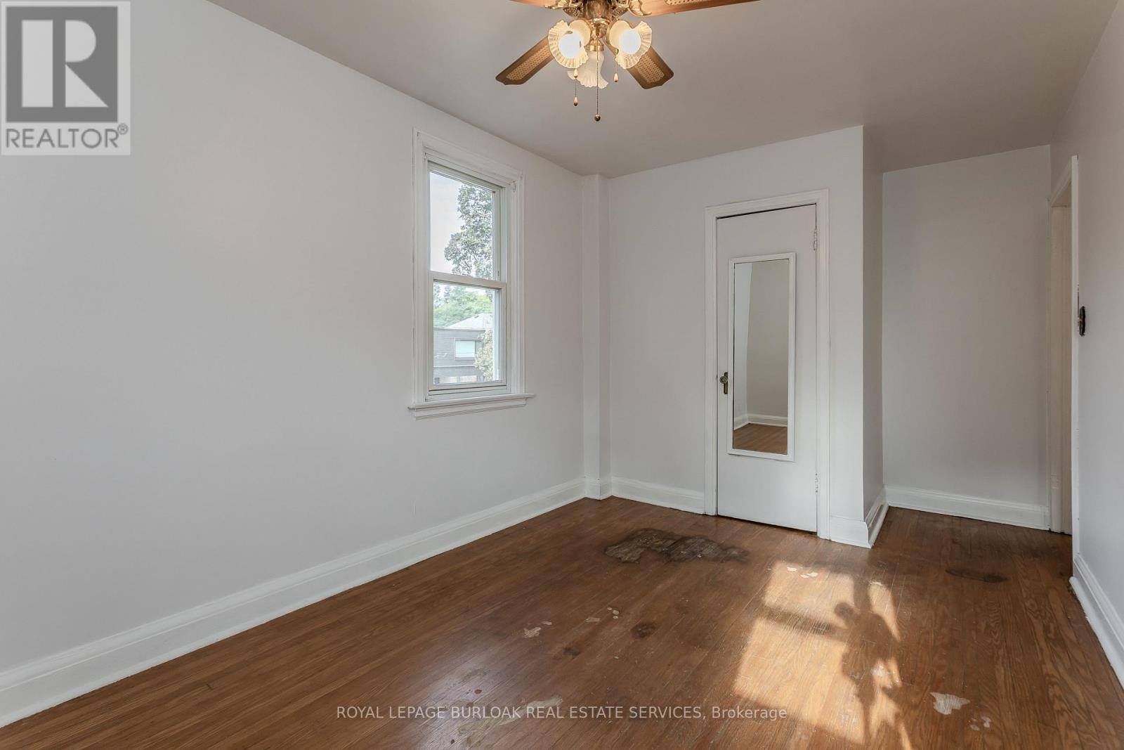 2104 Emerald Crescent — photo 25