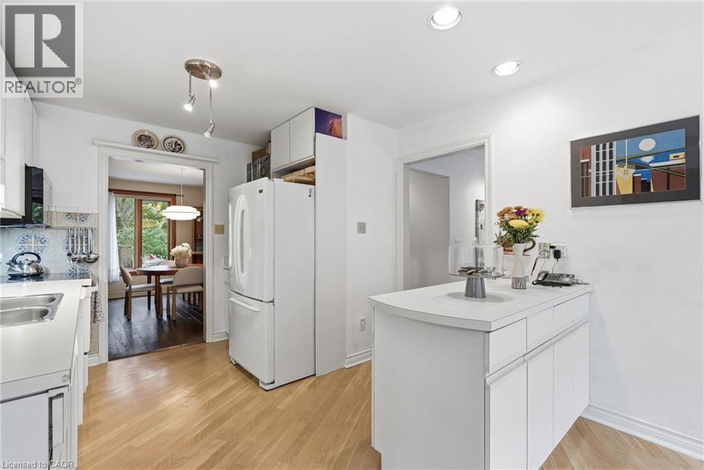 188 HOSTEIN Drive, Ancaster — photo 11