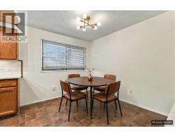 69 Glamis Gardens Sw, Calgary, AB T3E6S4 Photo 19