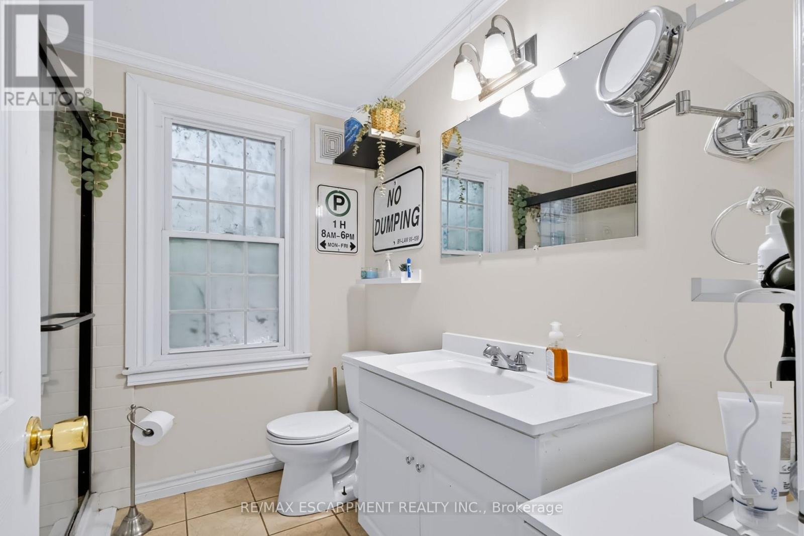 23 Forsyth Avenue South, Hamilton, ON photo 13