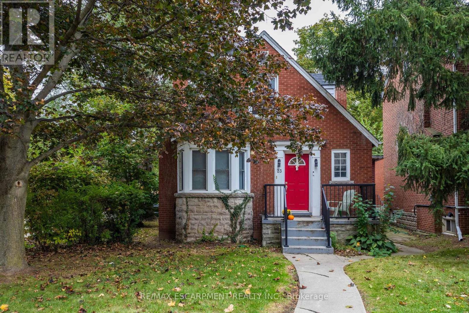 23 Forsyth Avenue South, Hamilton, ON photo 2