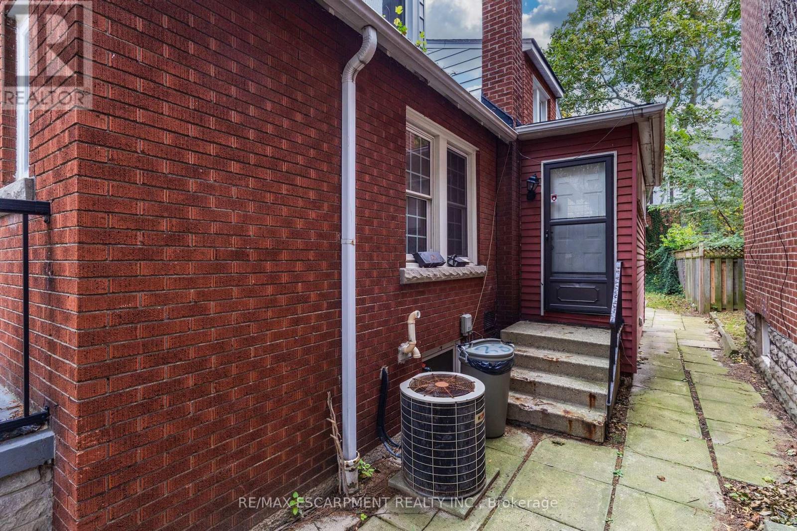 23 Forsyth Avenue South, Hamilton, ON photo 35