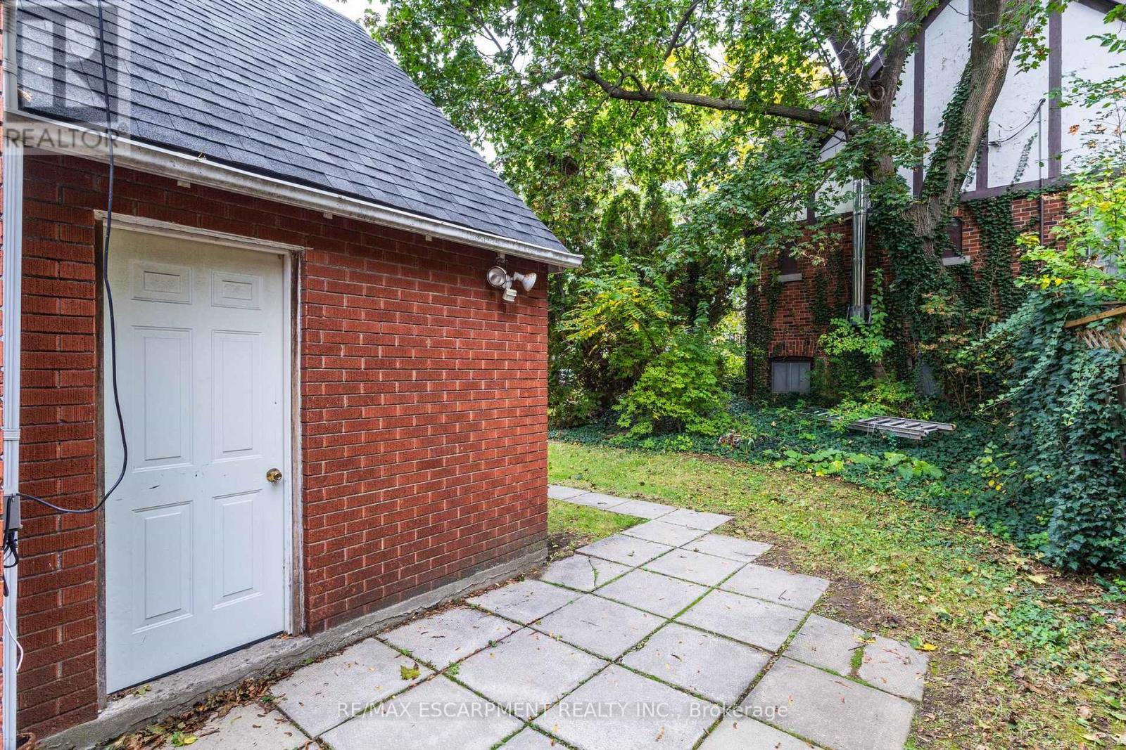23 Forsyth Avenue South, Hamilton, ON photo 37