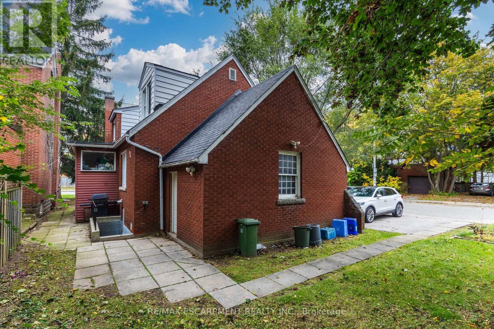 23 Forsyth Avenue South, Hamilton, ON photo 38