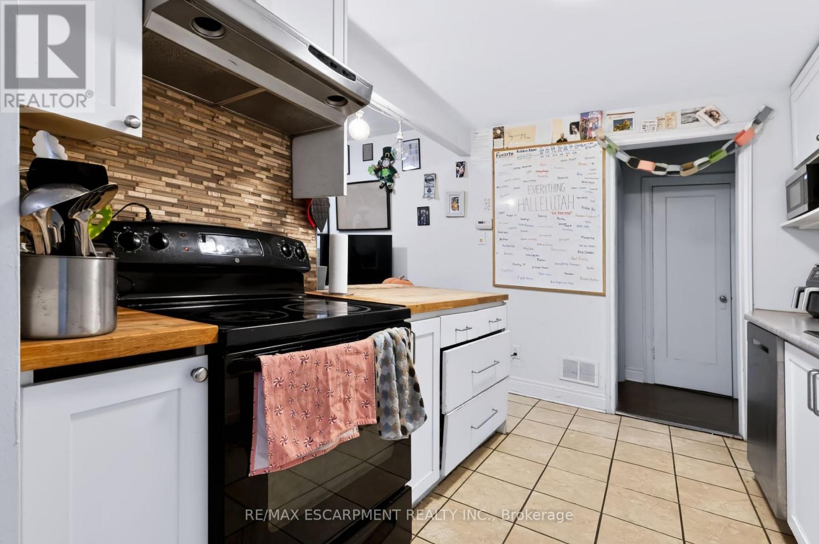 23 Forsyth Avenue South, Hamilton, ON photo 8