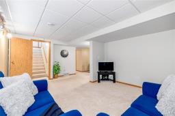 438 Novavista Drive, Winnipeg, MB R2N3V9 Photo 35