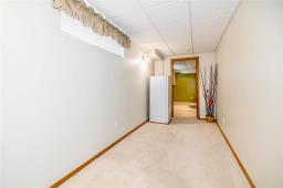 438 Novavista Drive, Winnipeg, MB R2N3V9 Photo 43