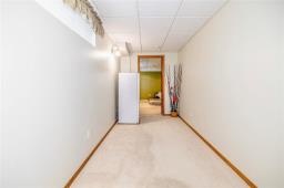 438 Novavista Drive, Winnipeg, MB R2N3V9 Photo 44