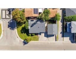 2445 Cherokee Drive Nw, Calgary, AB T2L0X6 Photo 40