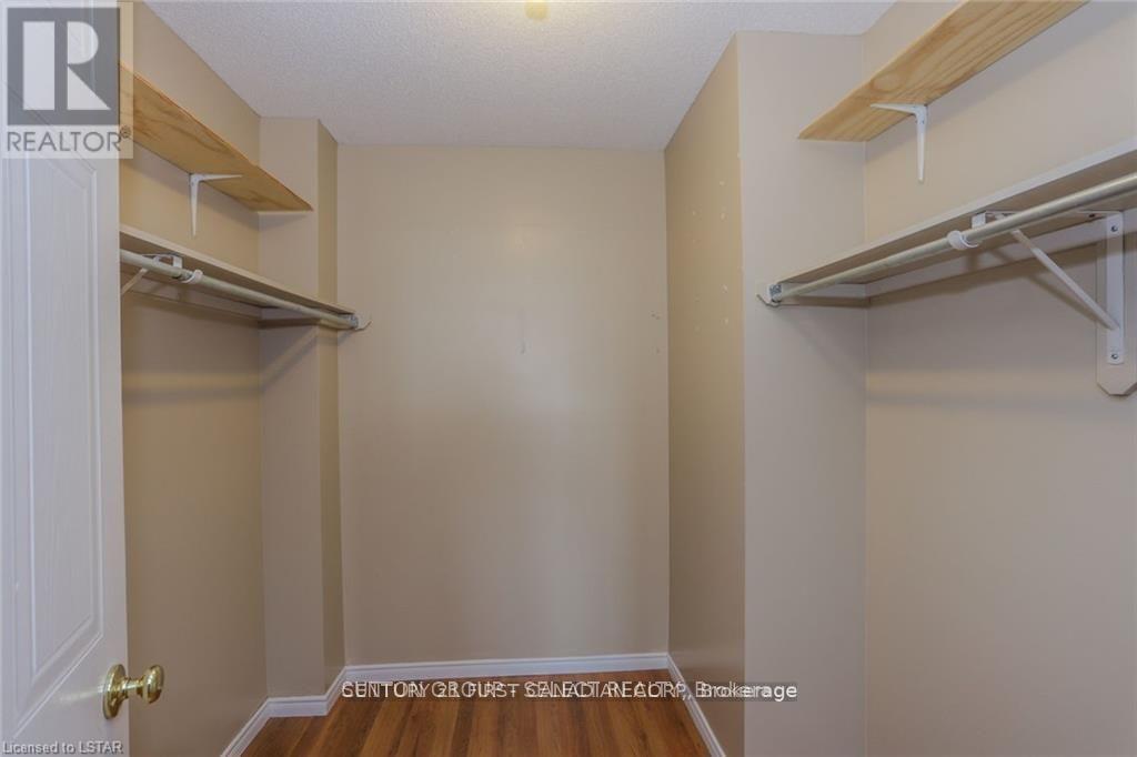 1007 - 30 CHAPMAN COURT, London North (North I) — photo 6