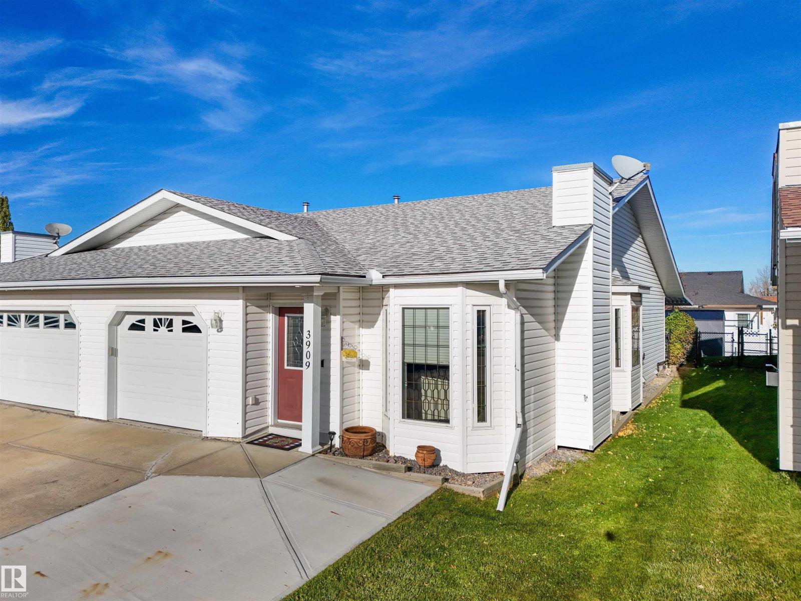 3909 46 ST - 2