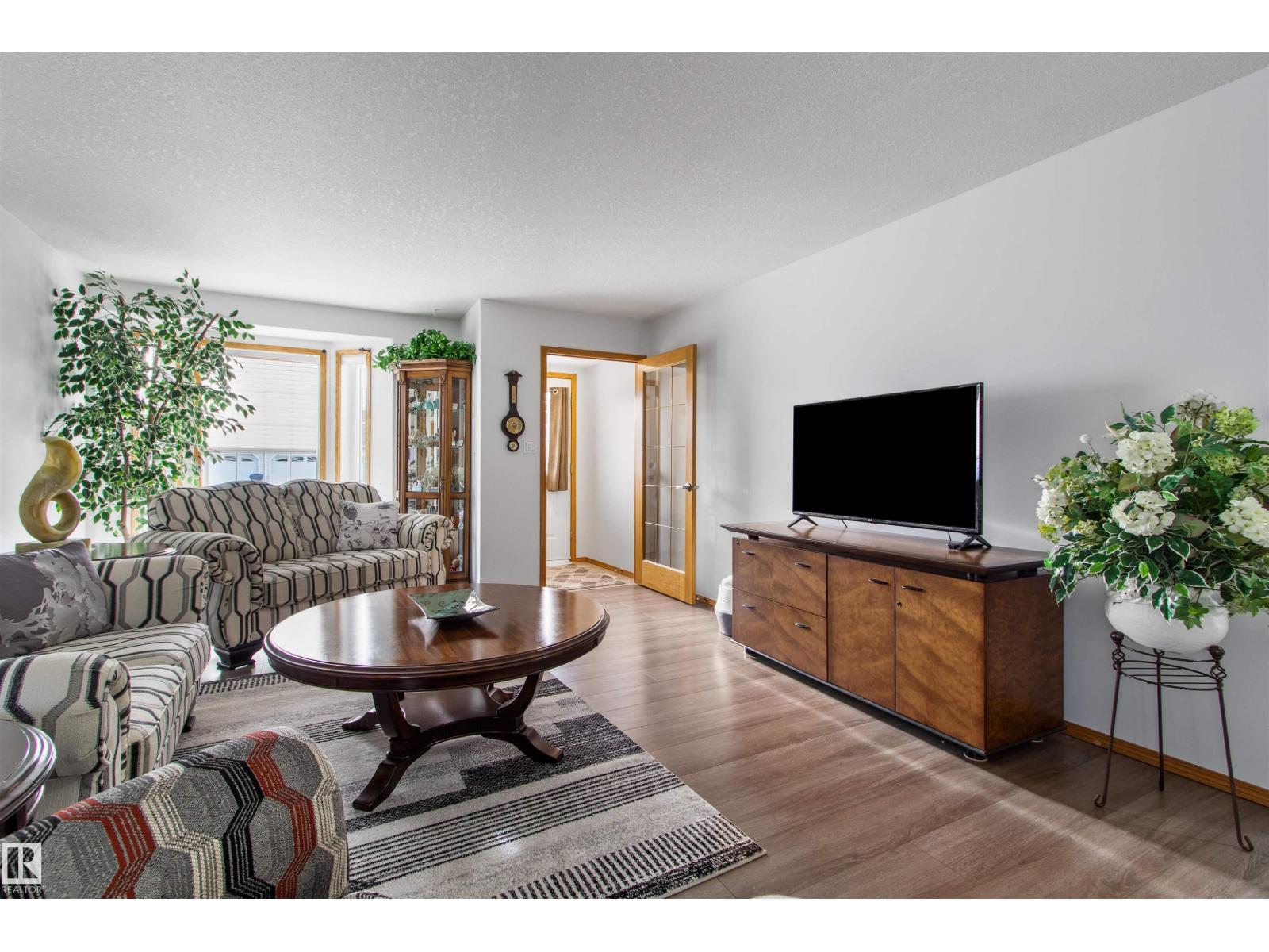 3909 46 ST - 20