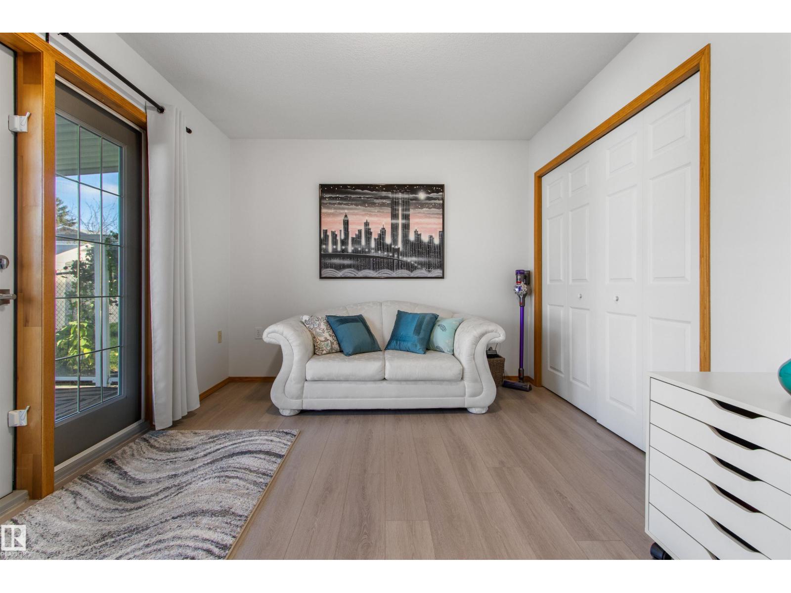 3909 46 ST - 34