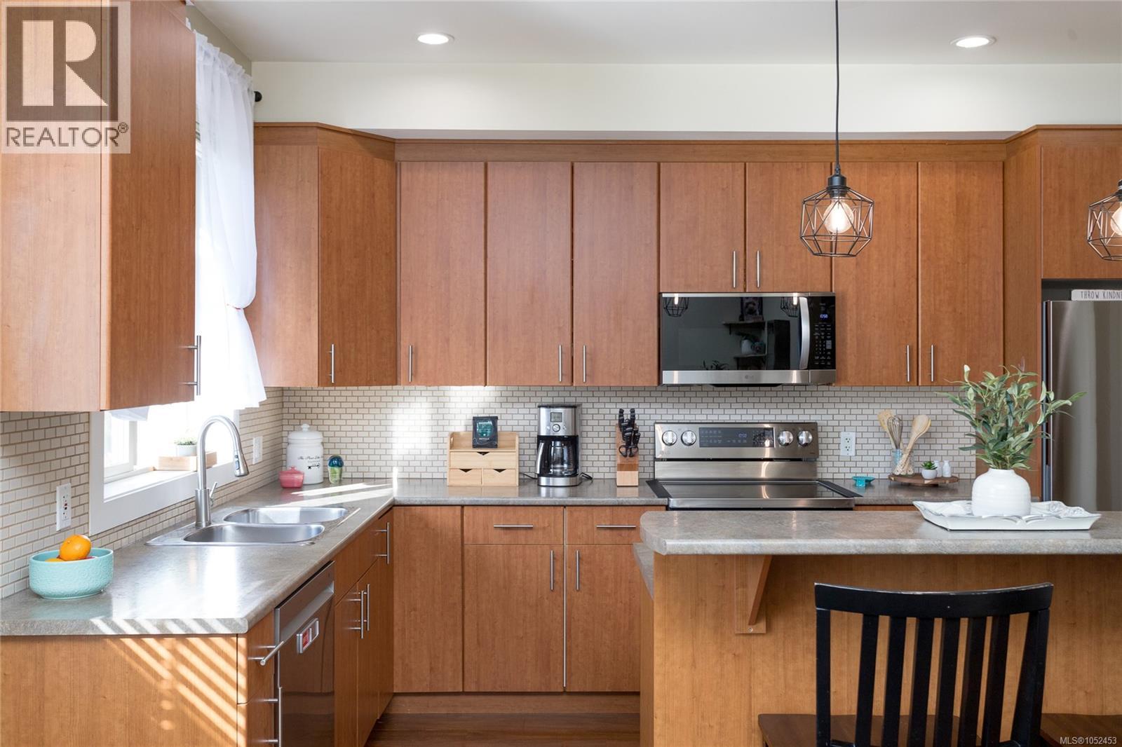 112 2661 Deville Road, Langford