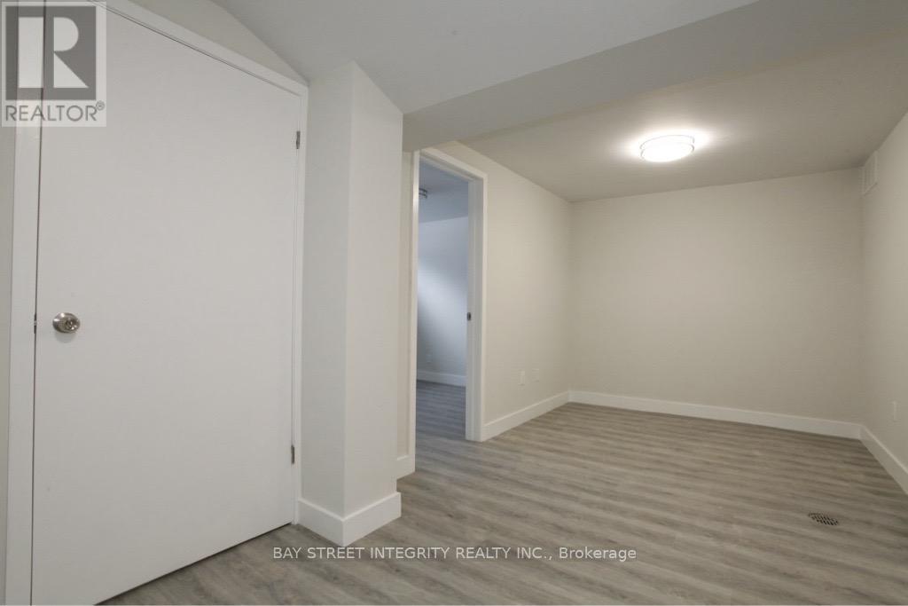 87 Tulane Crescent — photo 4