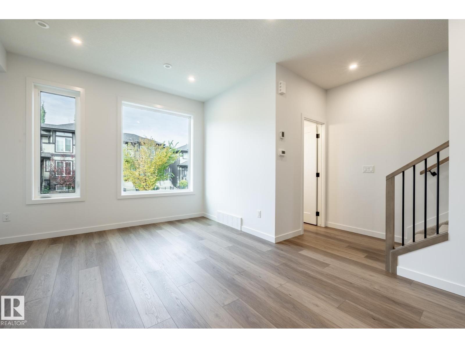 7439 May Common NW NW, Edmonton — photo 11