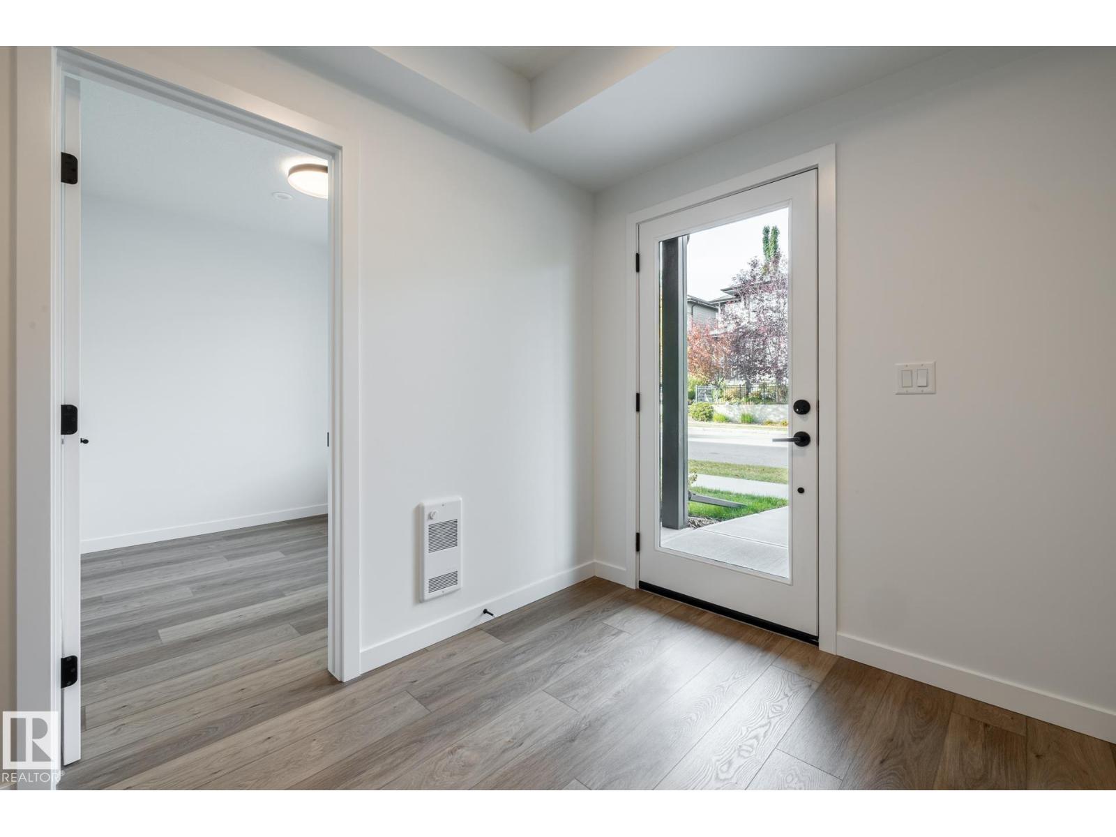 7439 May Common NW NW, Edmonton — photo 29