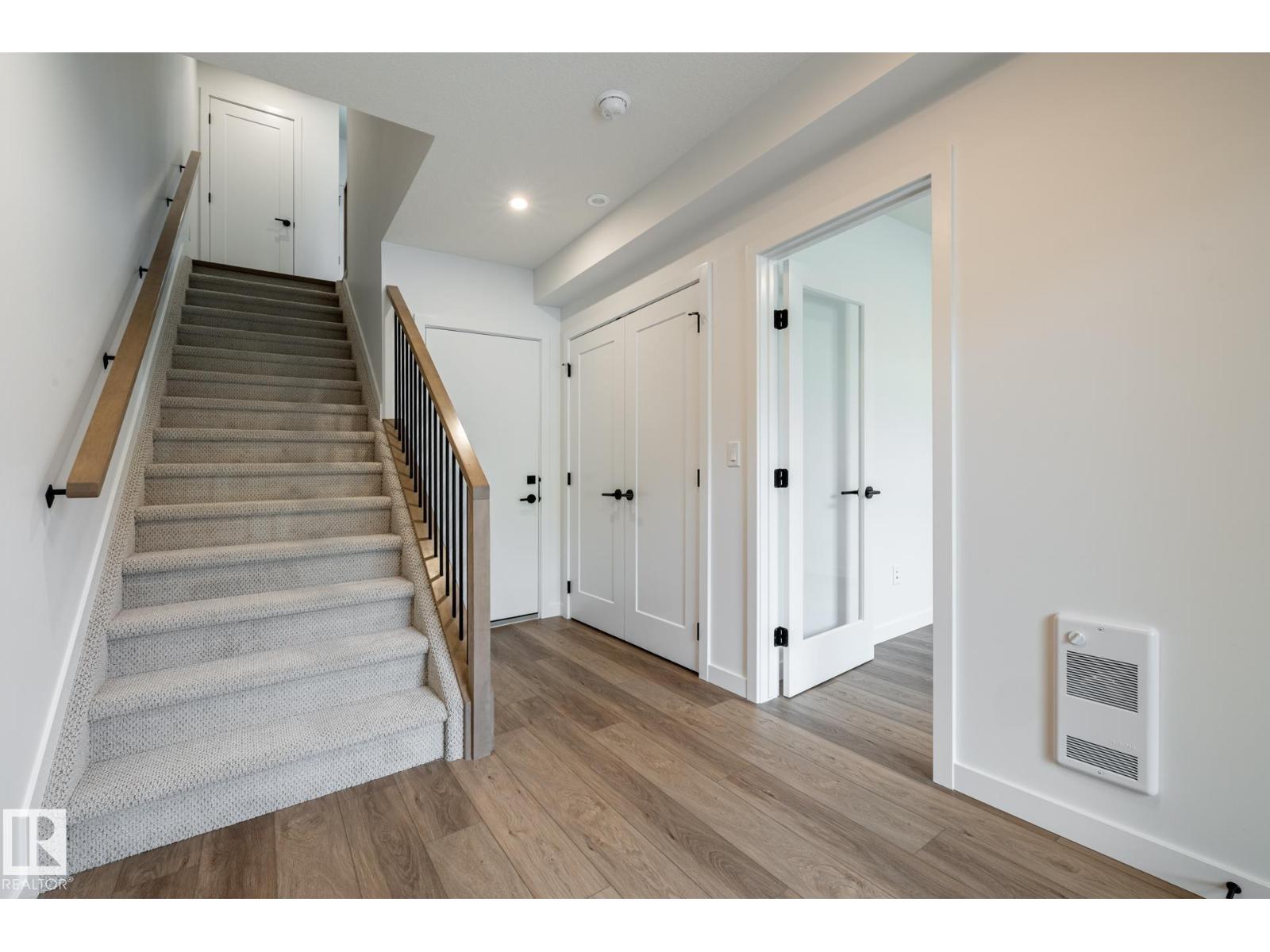 7439 May Common NW NW, Edmonton — photo 31