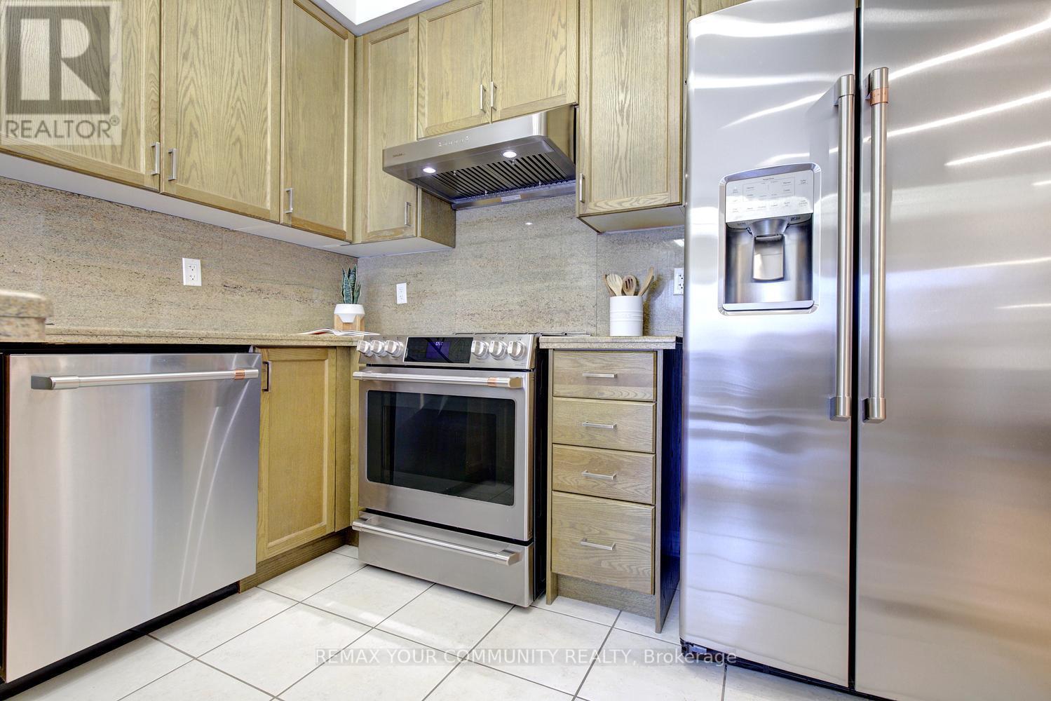 186 Lauderdale Drive, Vaughan, ON photo 22