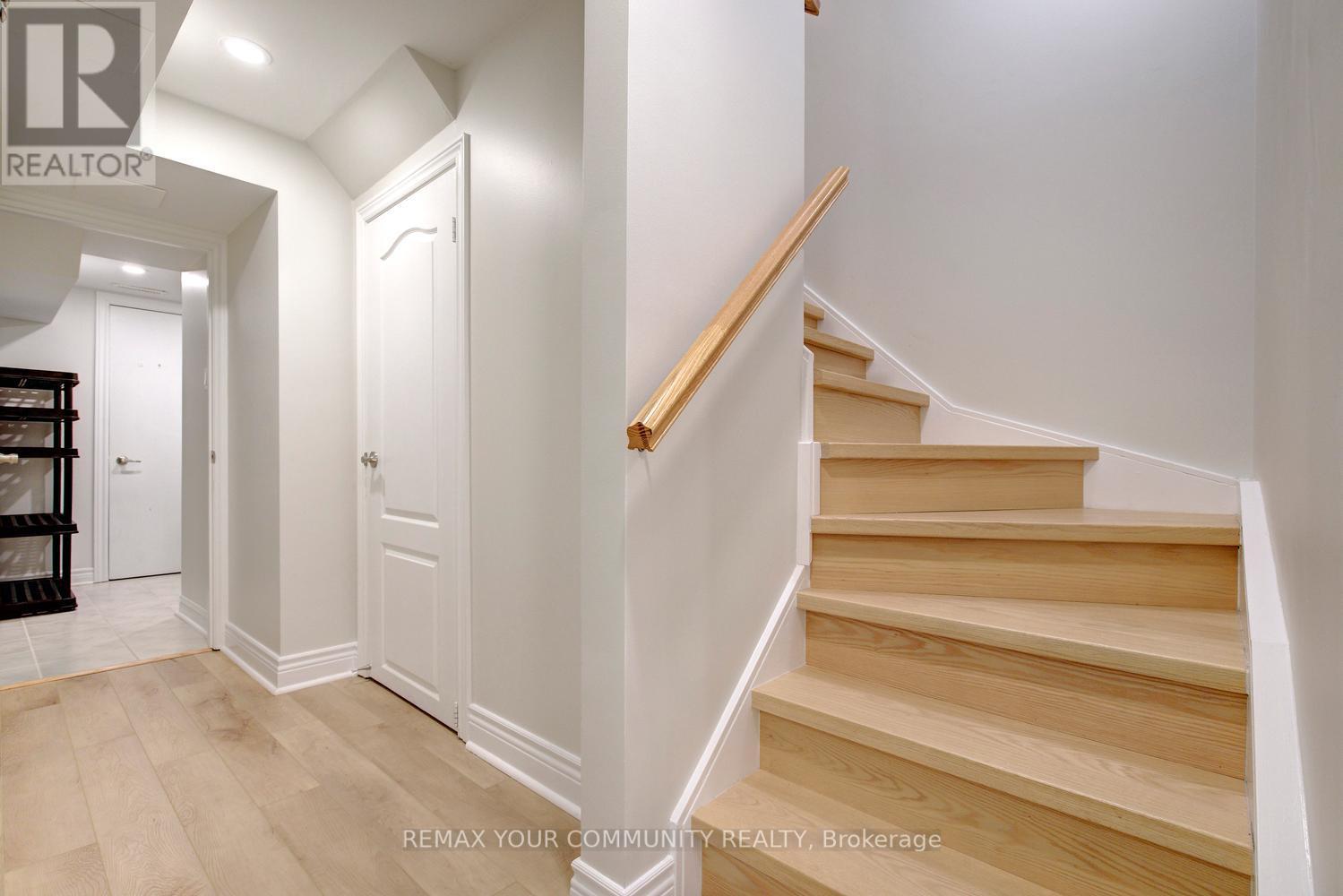 186 LAUDERDALE DRIVE - 36