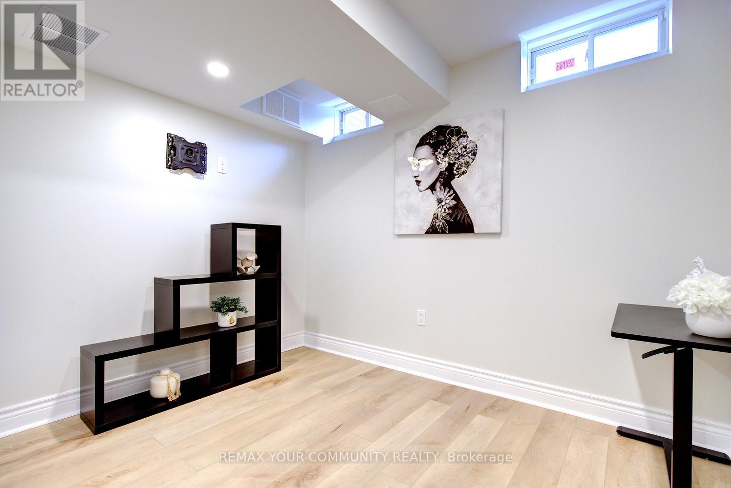 186 LAUDERDALE DRIVE - 43