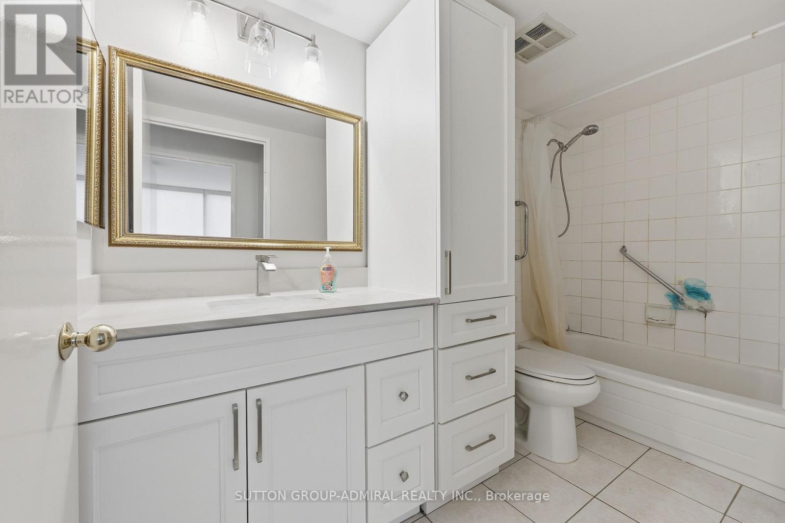 211- 81 Townsgate Drive, Vaughan, ON photo 15