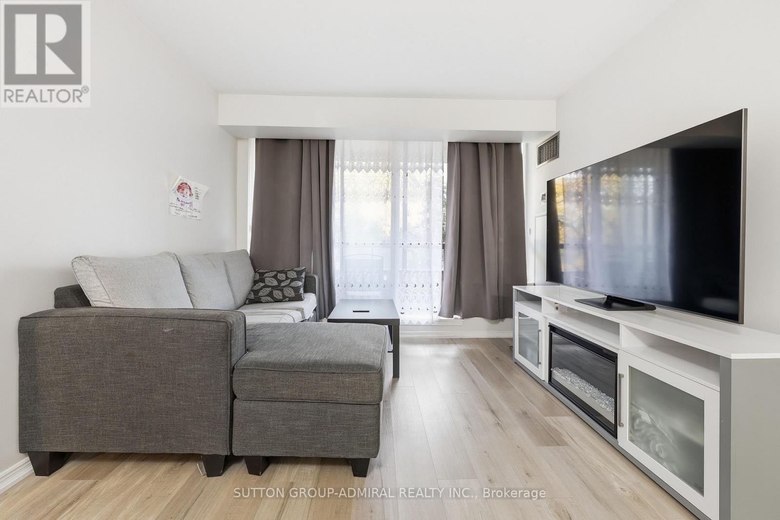 211- 81 Townsgate Drive, Vaughan, ON photo 17