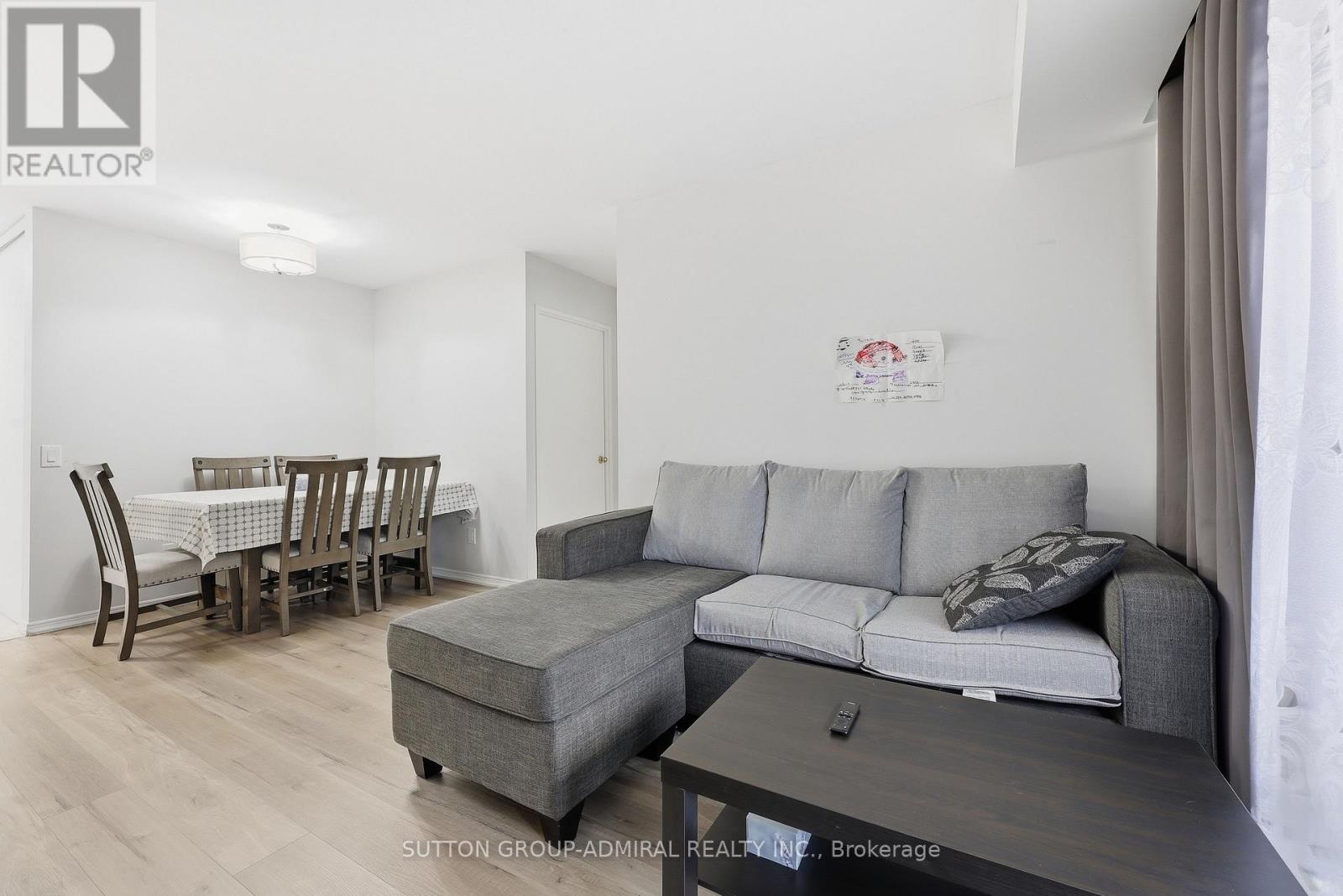 211- 81 Townsgate Drive, Vaughan, ON photo 19