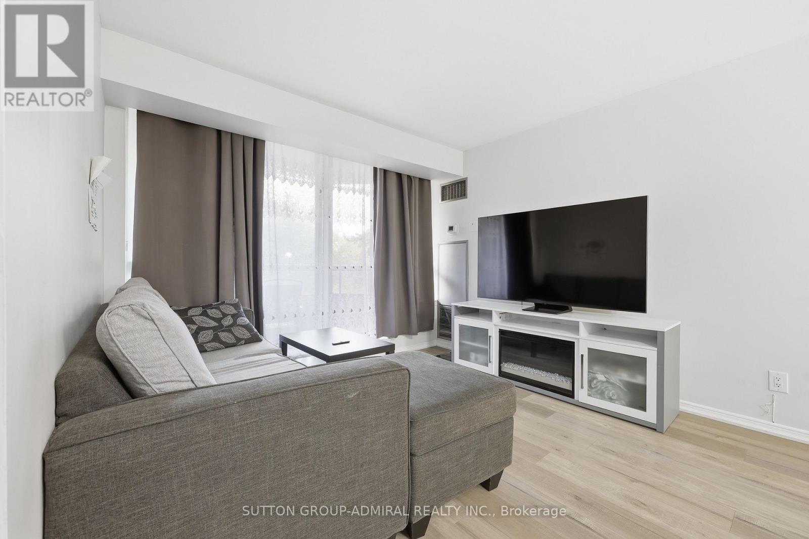 211- 81 Townsgate Drive, Vaughan, ON photo 20