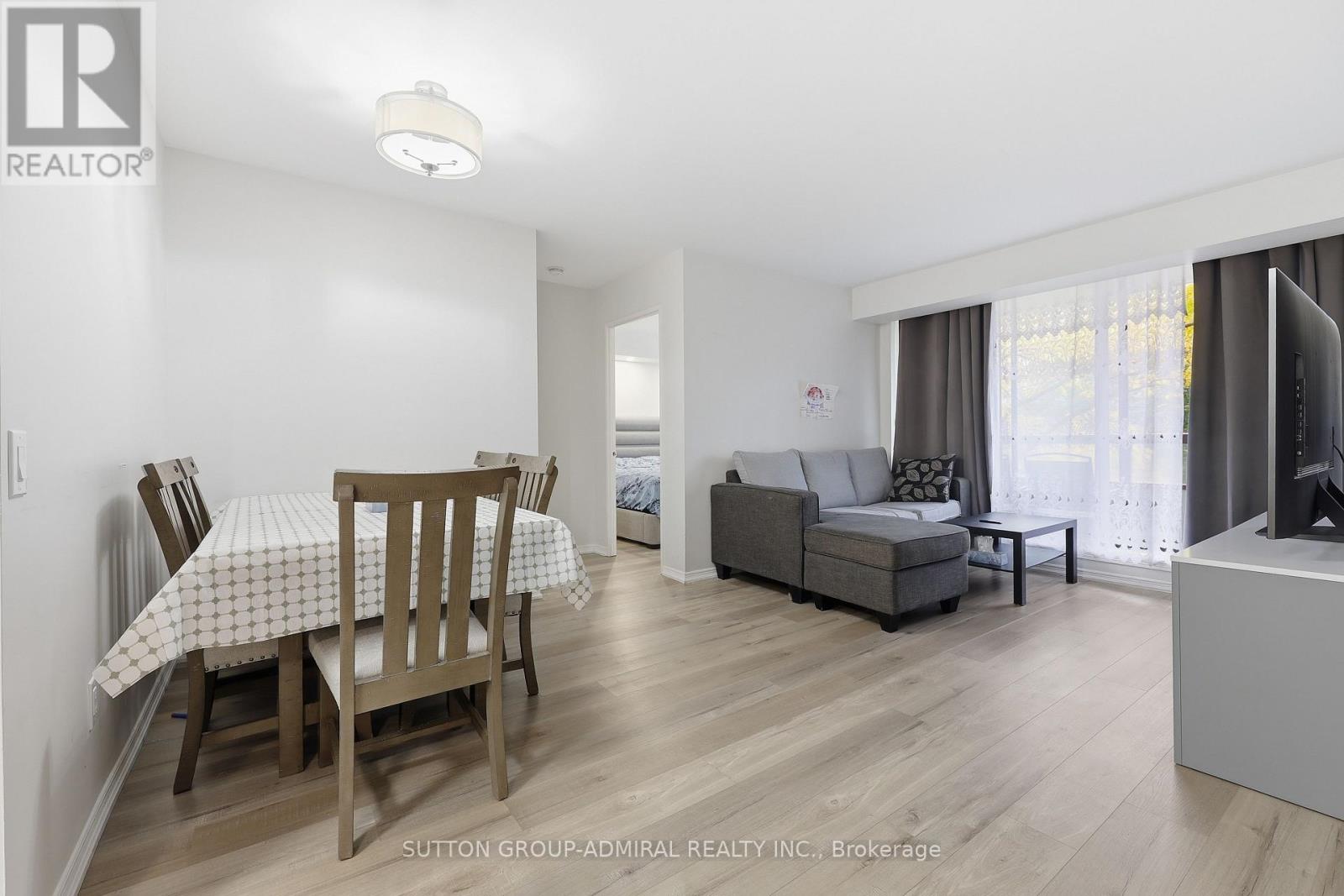 211- 81 Townsgate Drive, Vaughan, ON photo 22