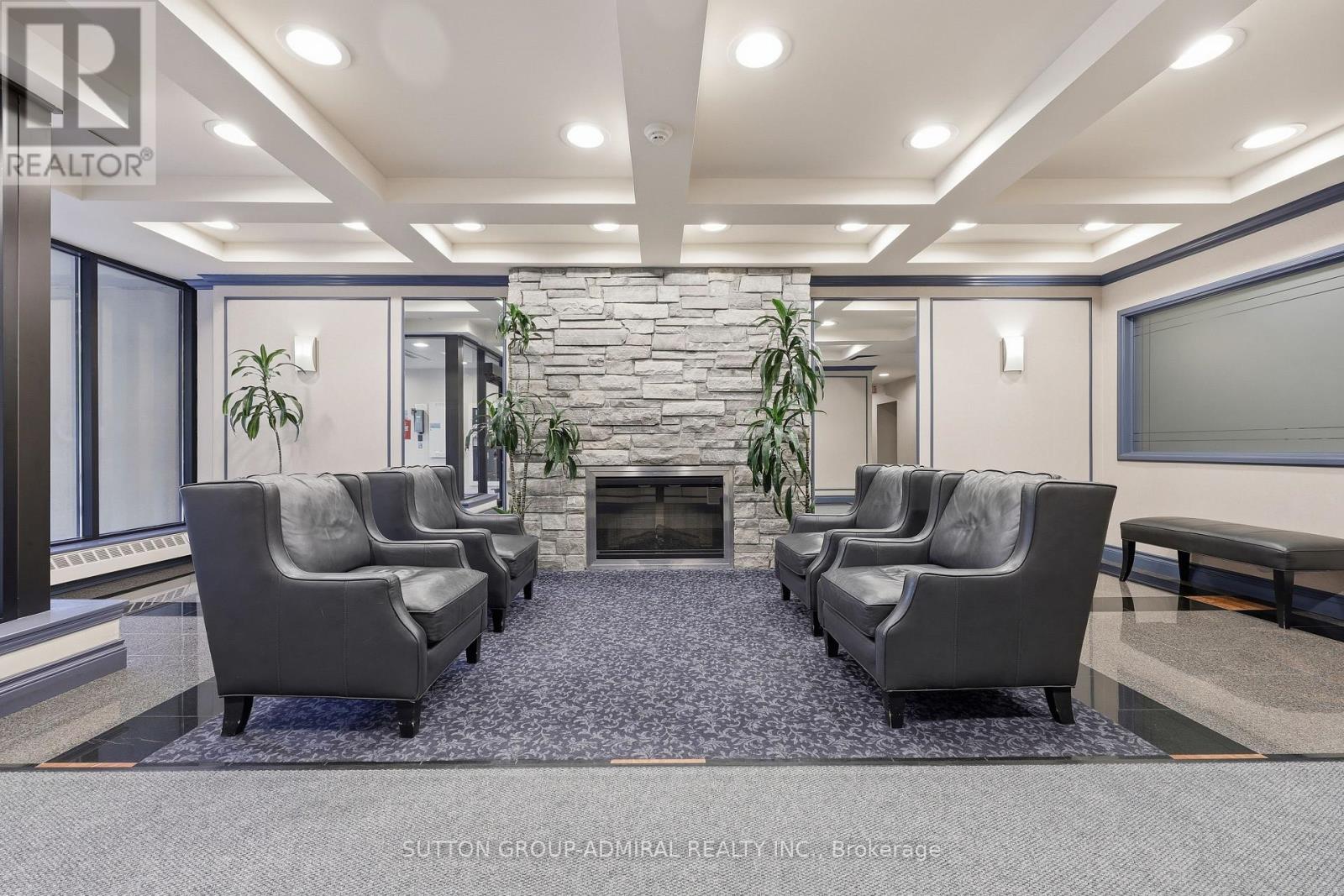 211- 81 Townsgate Drive, Vaughan, ON photo 29
