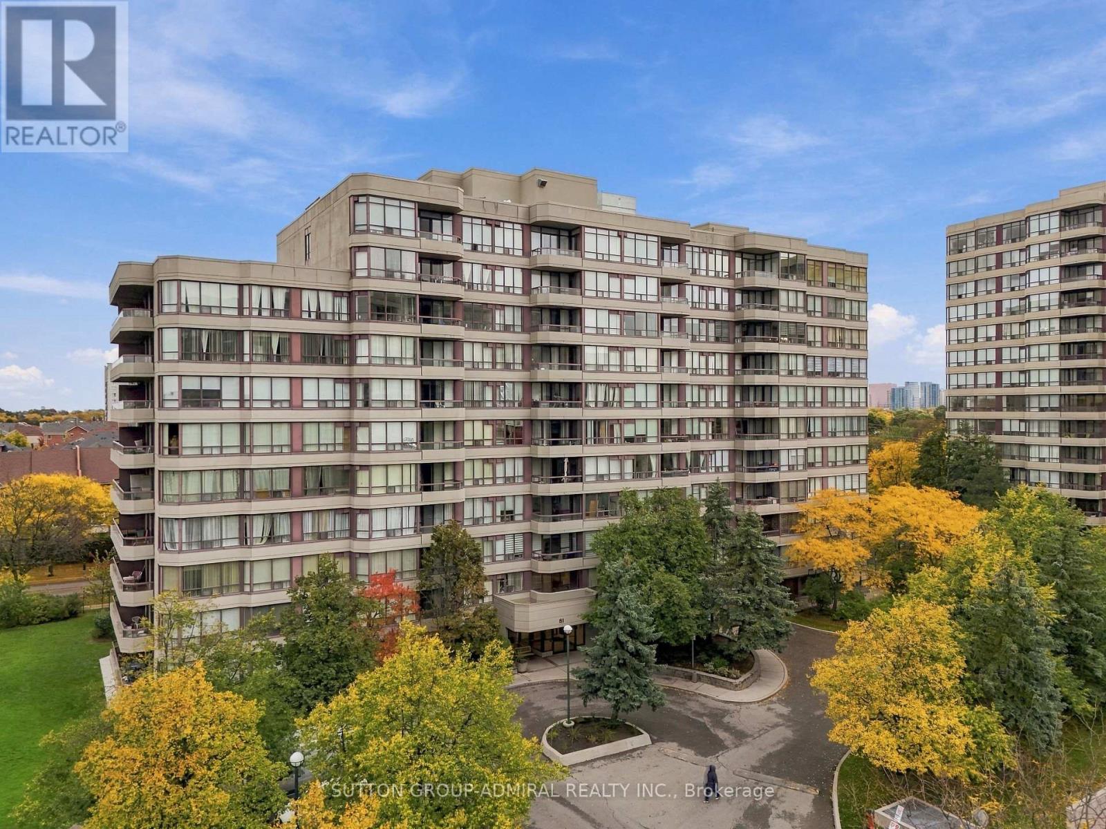 211- 81 Townsgate Drive, Vaughan, ON photo 32