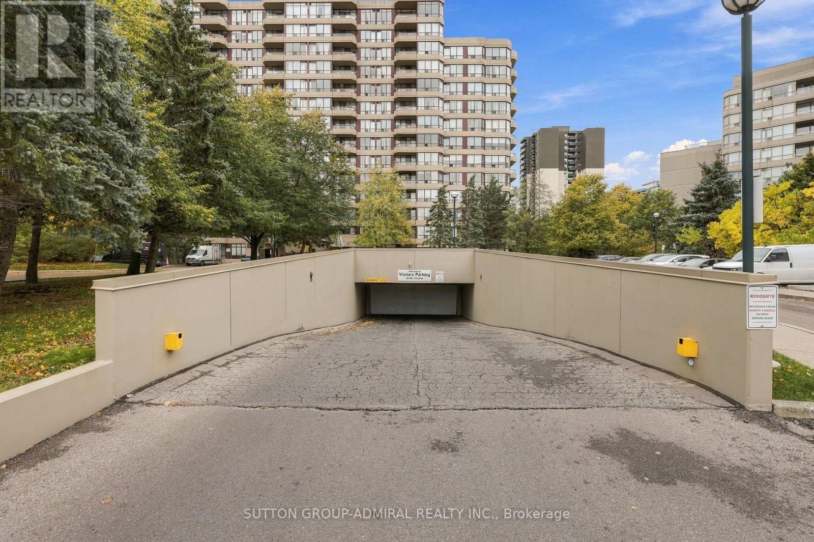 211- 81 Townsgate Drive, Vaughan, ON photo 41