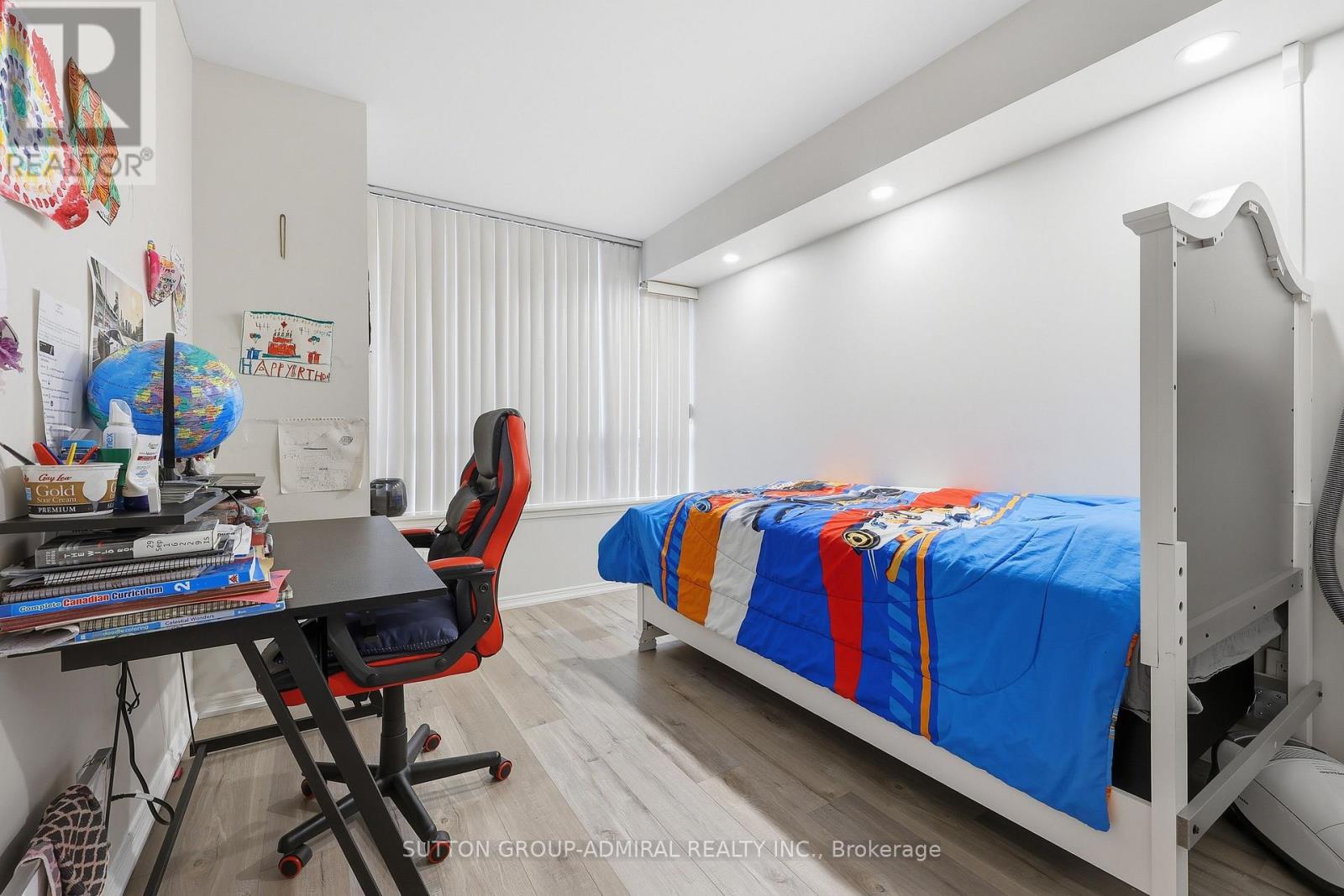 211- 81 Townsgate Drive, Vaughan, ON photo 7