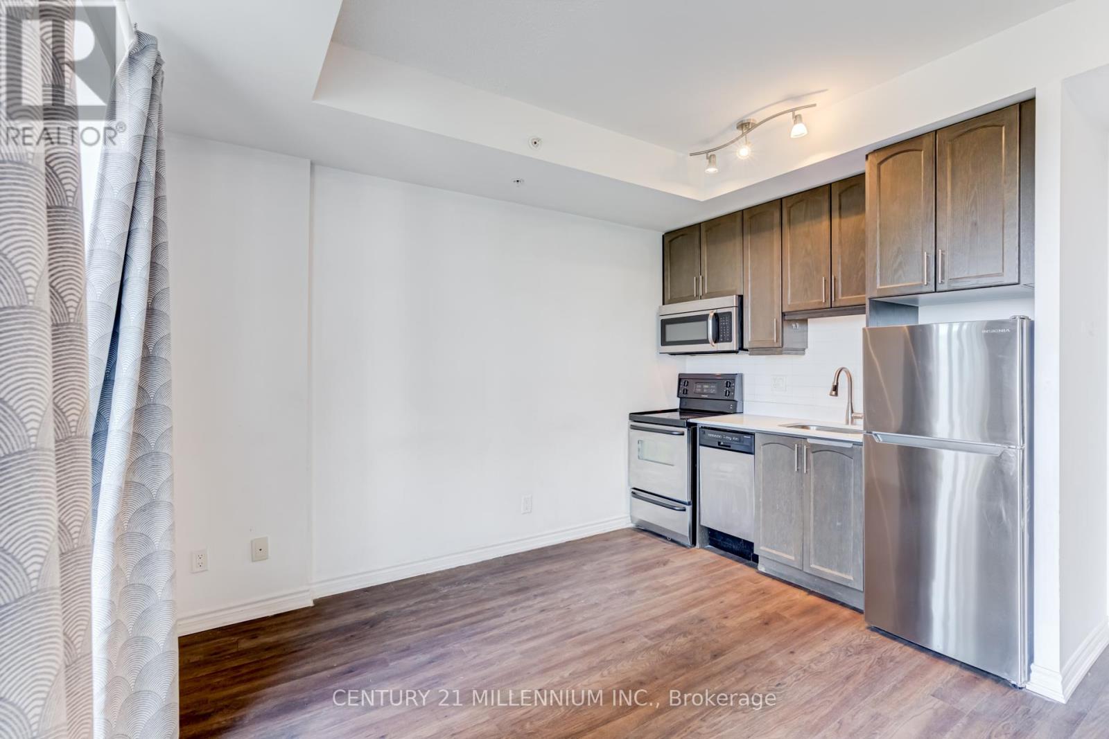 821 - 15 JAMES FINLAY WAY, Toronto (Downsview-Roding-CFB) — photo 11
