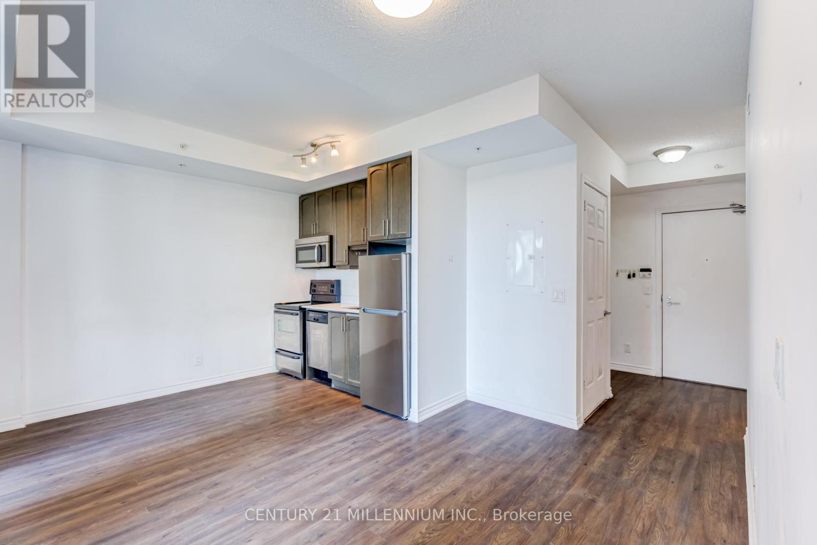 821 - 15 JAMES FINLAY WAY, Toronto (Downsview-Roding-CFB) — photo 8