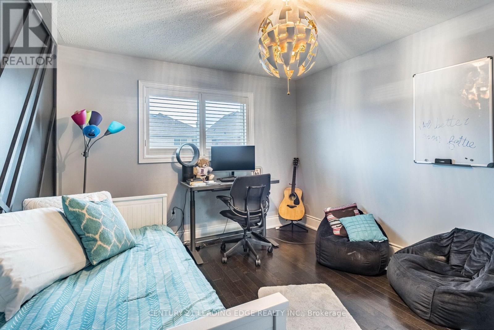 3562 AQUINAS AVENUE - 36