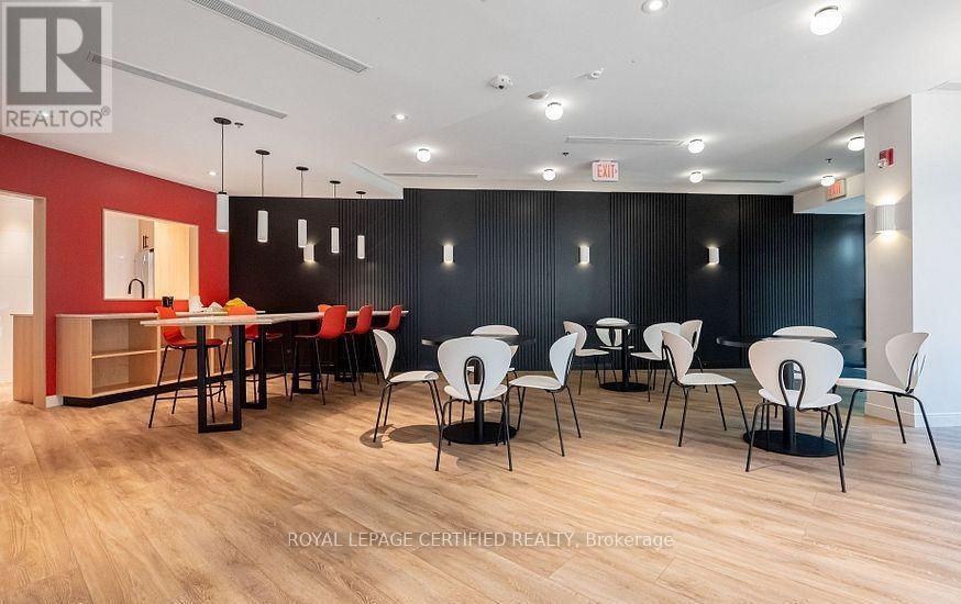90 Absolute Avenue — photo 23