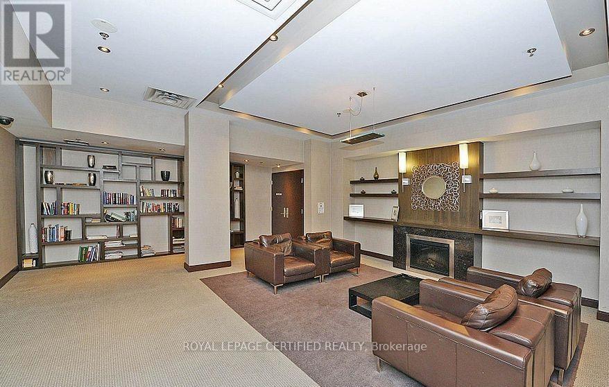 90 Absolute Avenue — photo 24