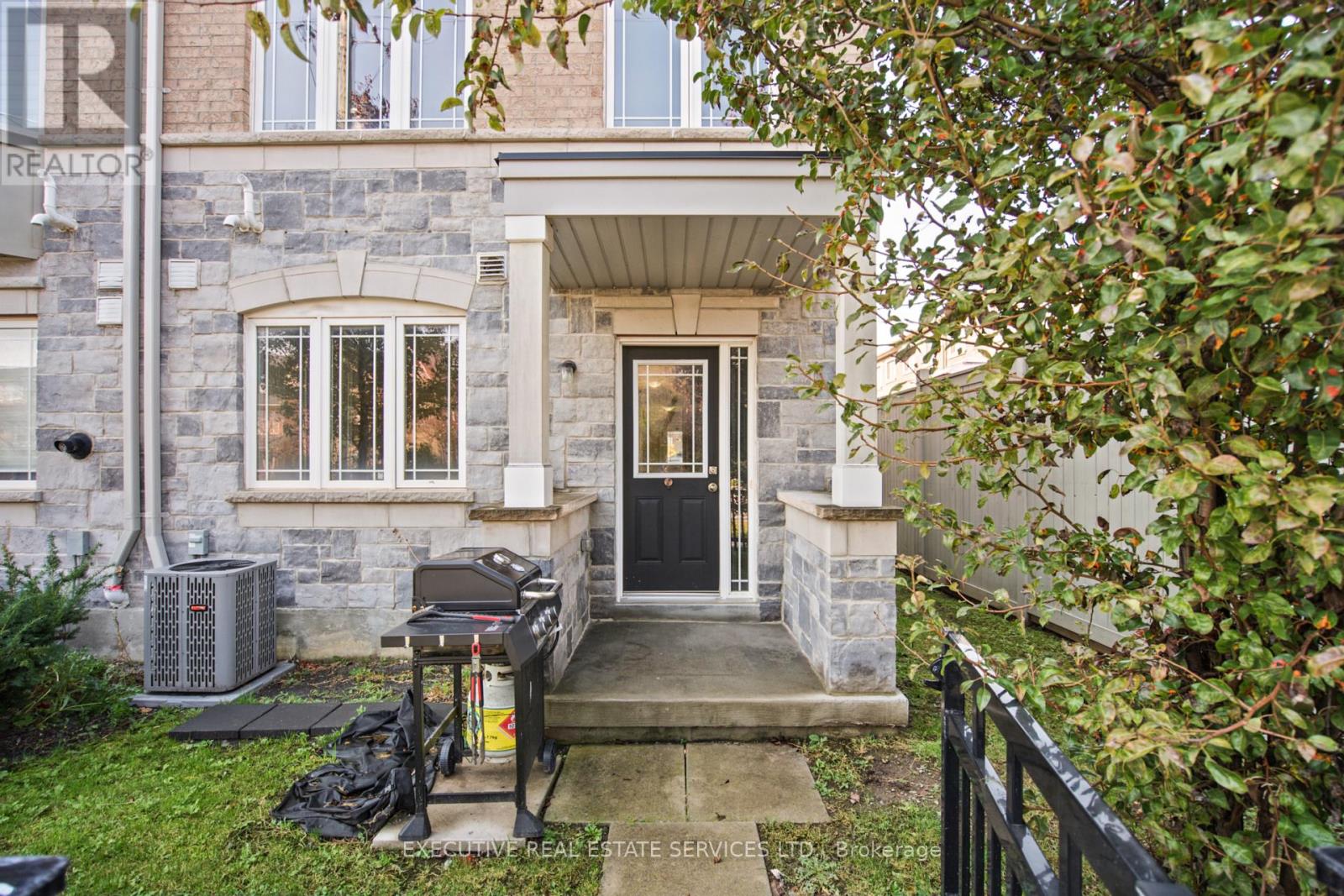 20 Waterstone Way, Whitby, ON photo 10