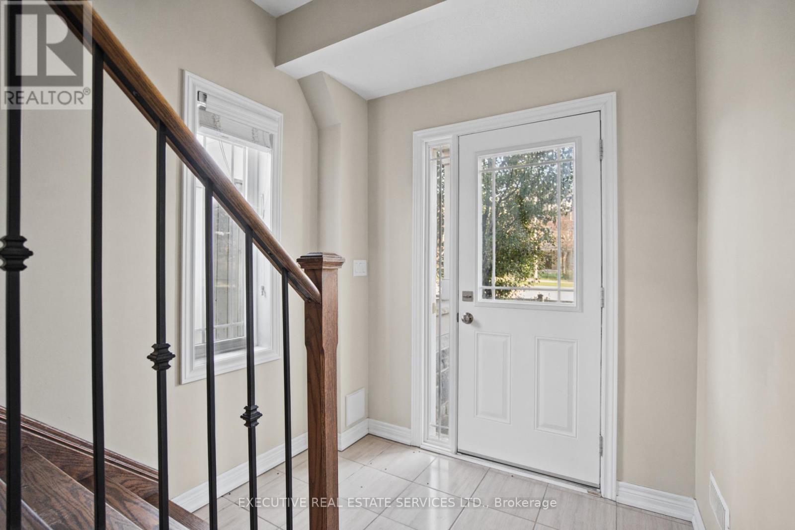 20 Waterstone Way, Whitby, ON photo 17